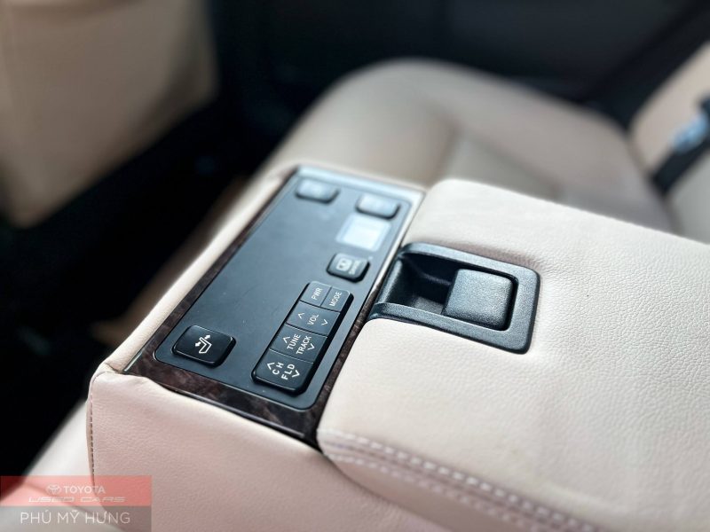 Toyota Camry 2.5Q 2016 màu đỏ giá tốt