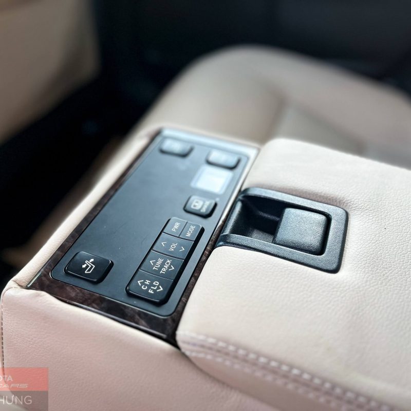 Toyota Camry 2.5Q 2016 màu đỏ giá tốt