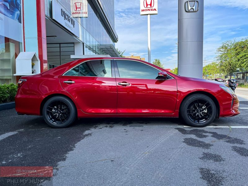 Toyota Camry 2.5Q 2016 màu đỏ giá tốt