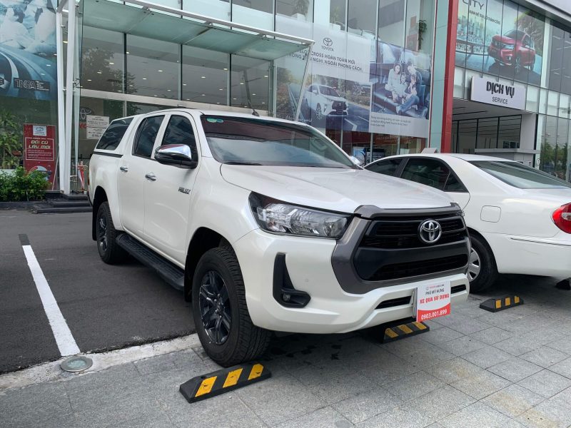 Hilux 2.4 số tự động cũ 2021 giá tốt