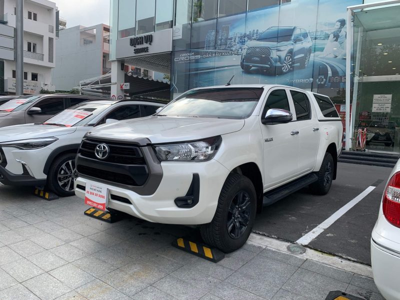 Hilux 2.4 số tự động cũ 2021 giá tốt