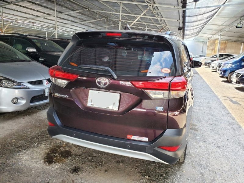 Bán xe Toyota Rush máy xăng đời 2021 giá tốt