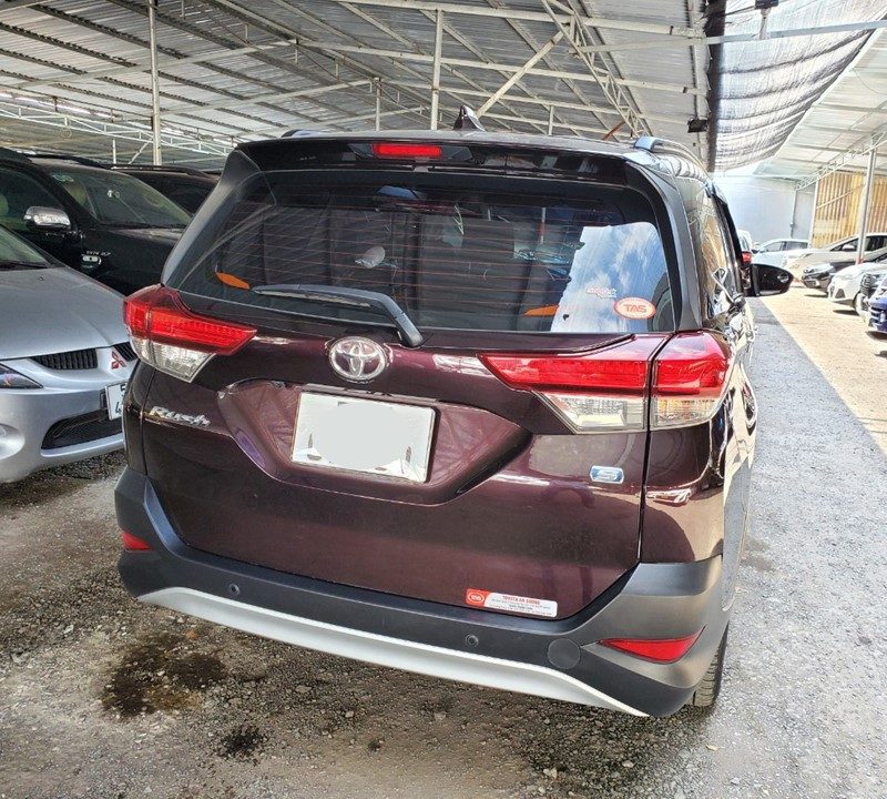 Bán xe Toyota Rush máy xăng đời 2021 giá tốt