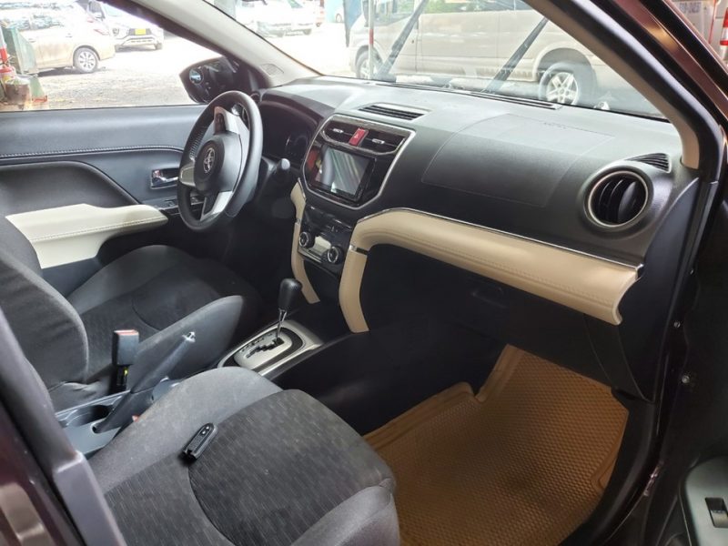 Bán xe Toyota Rush máy xăng đời 2021 giá tốt