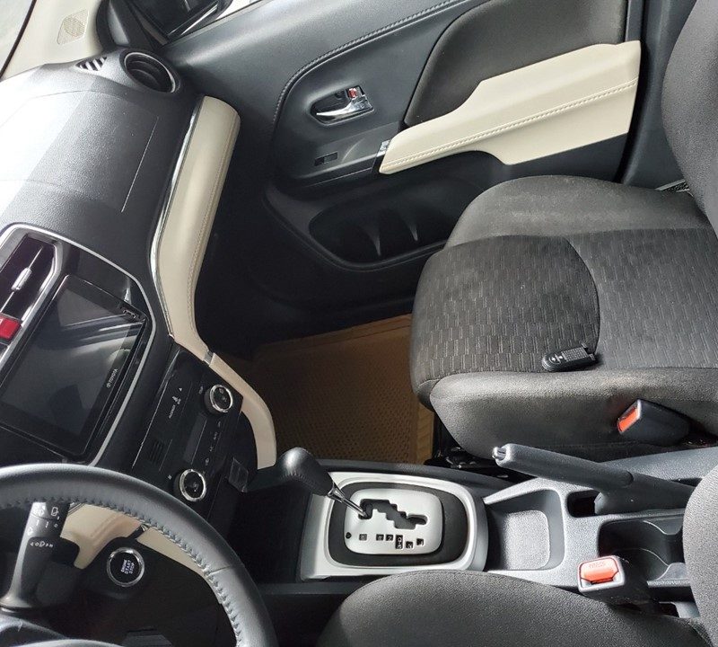 Bán xe Toyota Rush máy xăng đời 2021 giá tốt