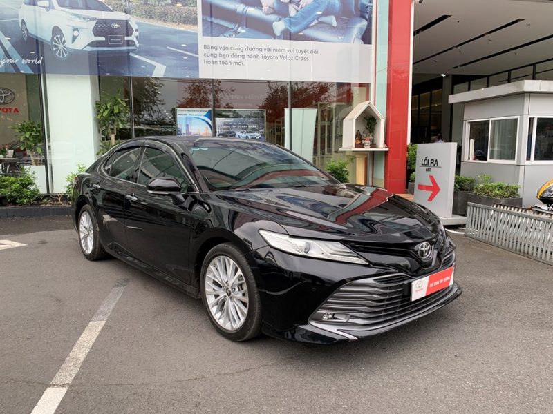 Toyota Camry 2.5Q sản xuất 2019 gia đình sử dụng