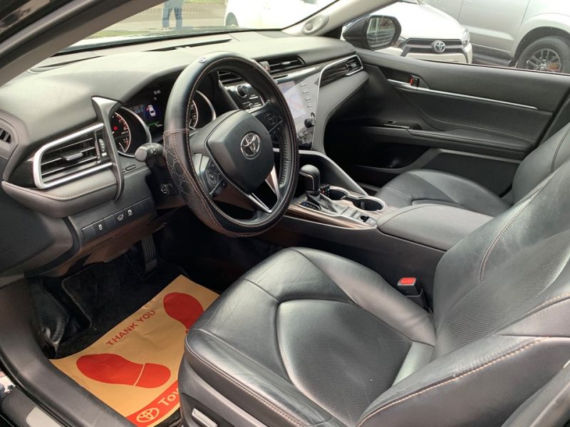 Toyota Camry 2.5Q sản xuất 2019 gia đình sử dụng