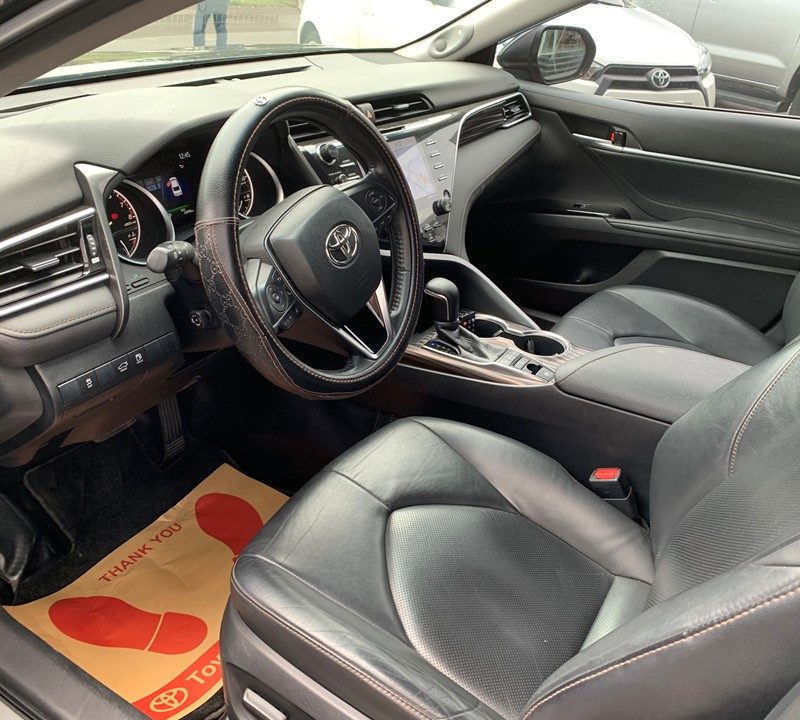 Toyota Camry 2.5Q sản xuất 2019 gia đình sử dụng