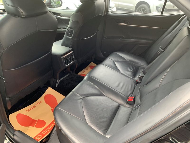 Toyota Camry 2.5Q sản xuất 2019 gia đình sử dụng