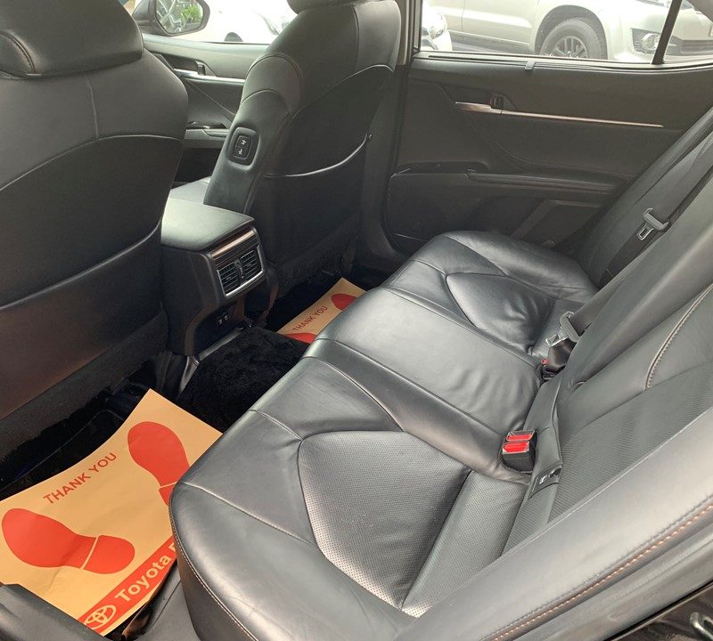 Toyota Camry 2.5Q sản xuất 2019 gia đình sử dụng