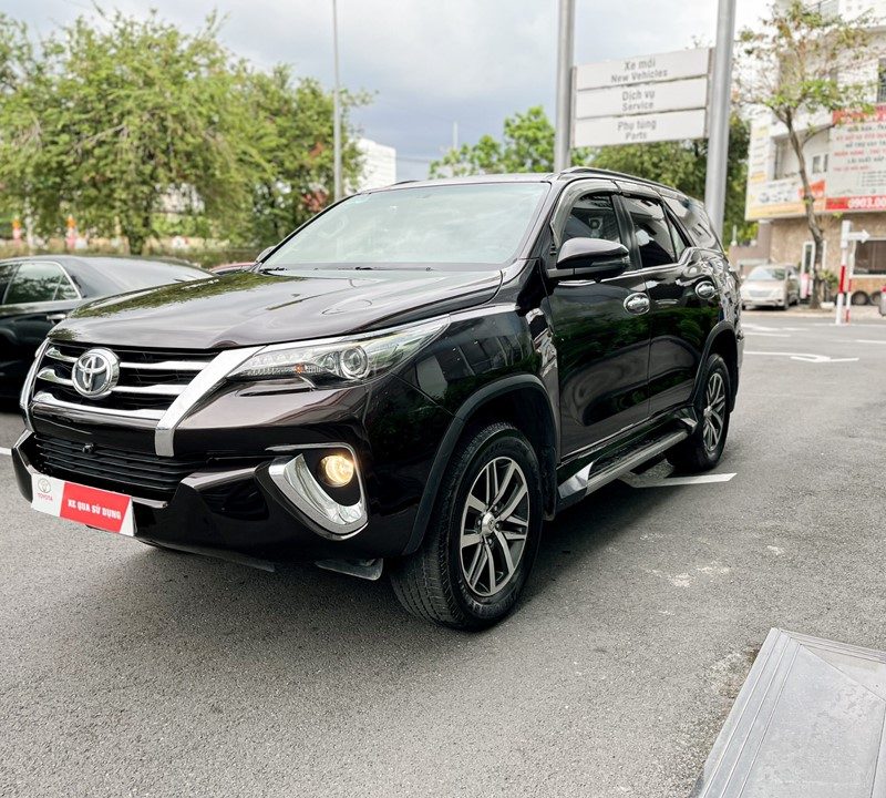 Toyota Fortuner máy dầu 2 cầu số tự động 2018 giá tốt