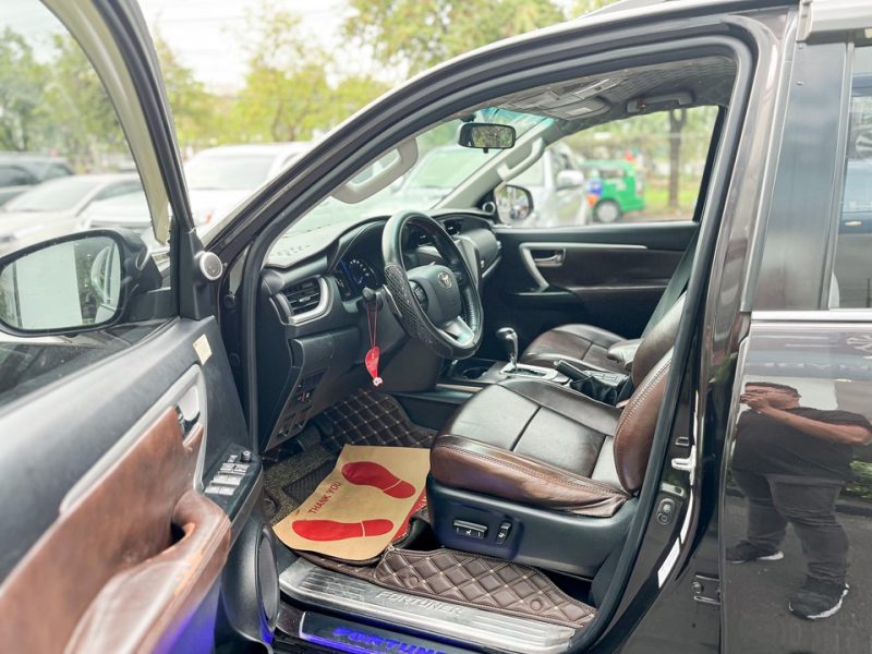 Toyota Fortuner máy dầu 2 cầu số tự động 2018 giá tốt