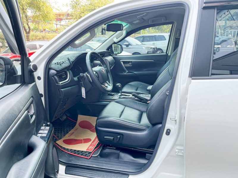 Toyota Fortuner 2.4AT cũ 2020 giá tốt