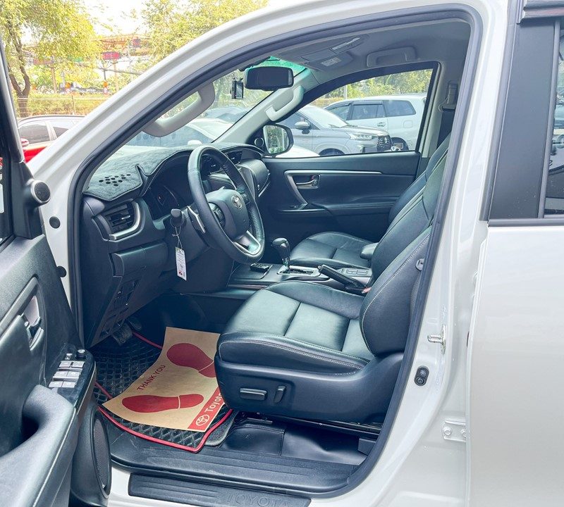 Toyota Fortuner 2.4AT cũ 2020 giá tốt
