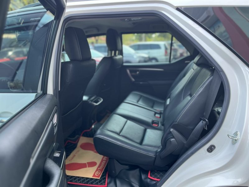 Toyota Fortuner 2.4AT cũ 2020 giá tốt