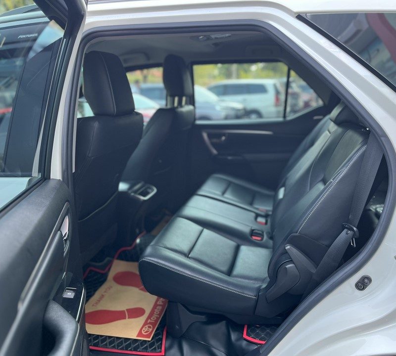 Toyota Fortuner 2.4AT cũ 2020 giá tốt