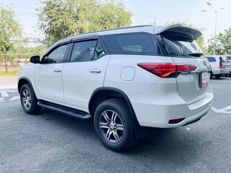 Toyota Fortuner 2.4AT cũ 2020 giá tốt