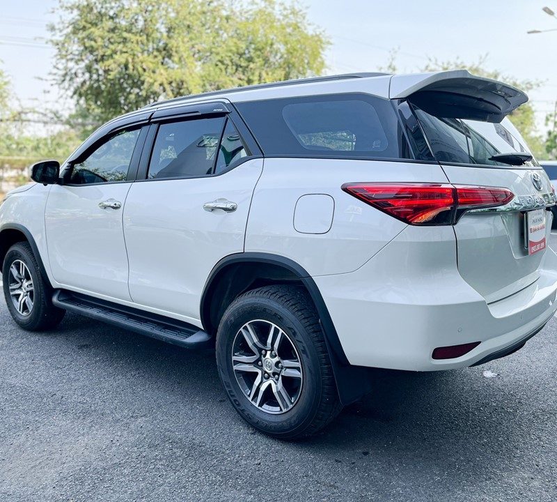 Toyota Fortuner 2.4AT cũ 2020 giá tốt