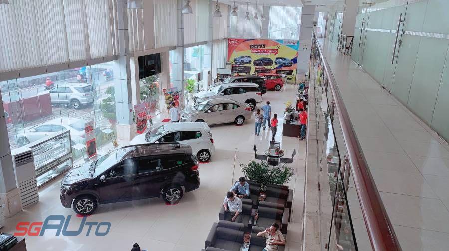 showroom trưng bày xe sang trọng của TAS