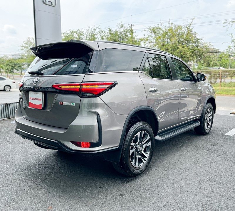Toyota Fortuner Legender 2.4AT đời 2021 giá tốt