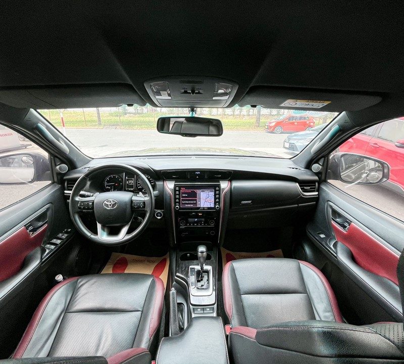 Toyota Fortuner Legender 2.4AT đời 2021 giá tốt
