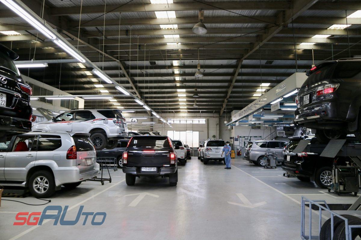 không gian bên trong xưởng dịch vụ tltk